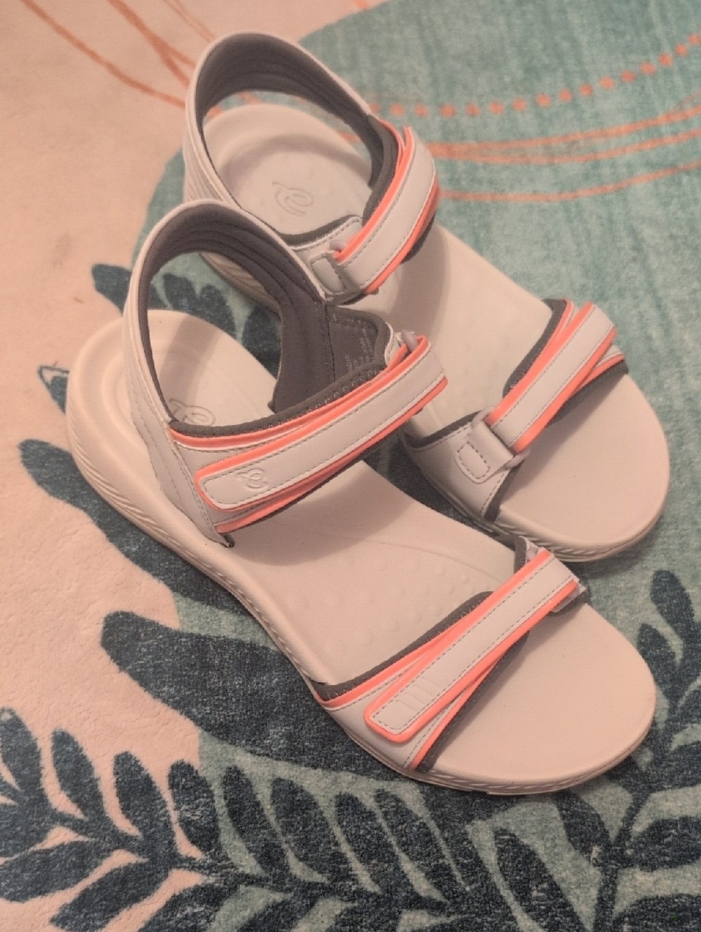 Women’s Easy Spirit Walking Hiking Sandals 9.5 Wide